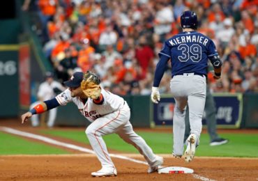 Correa's walk-off home run forces game six