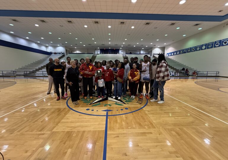 Yates Hoops Up Kashmere 92-55