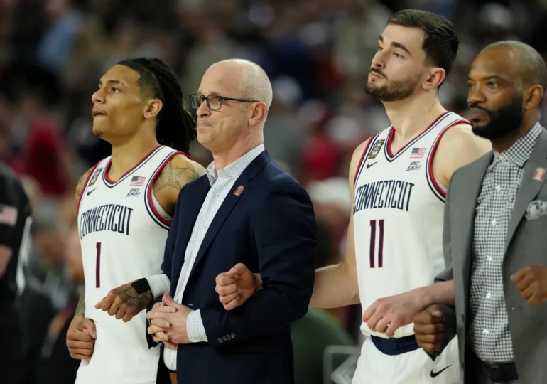 Connecticut dominates the fighting Illini