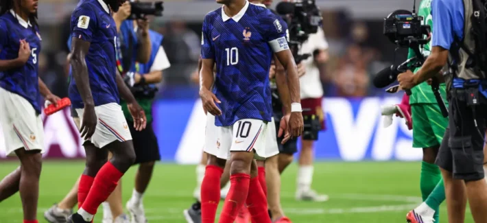 Spain beats France, 2-0