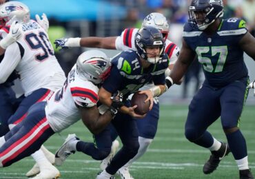 Robe's pick seals victory, and Lock leads Seahawks’ offense in wake of Sam Darnold’s injury